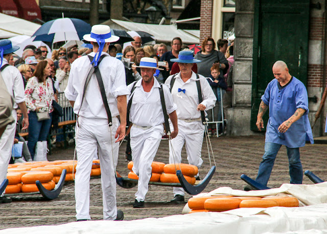 Käseträger auf dem Käsemarkt Alkmaar