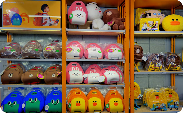 Aduh CONY Jangan Gelantungan Nanti Jatuh  Ketemu Brown, Cony, James di LINE Store & Cafe KOREA