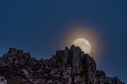 Full moon over the Stiperstones