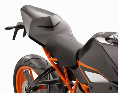  KTM RC 200 rear seat