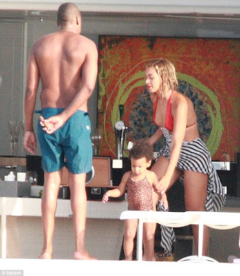 Beyonce and Jay Z reveal beach bodies