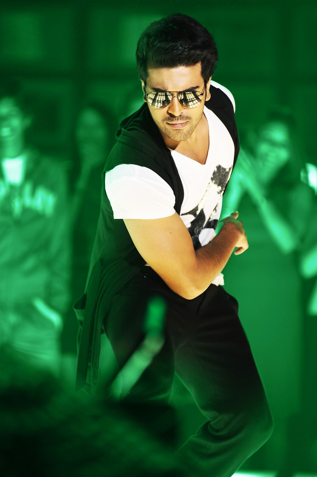 Ram Charan's Nayak New Stills - Cinema65.com