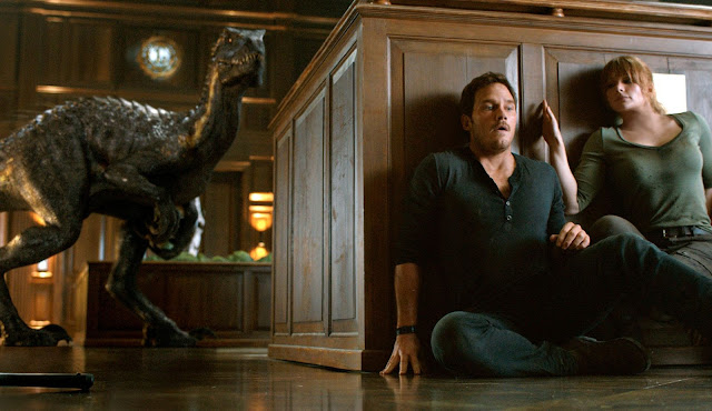 Chris Pratt e Bryce Dallas Howard em 'Jurassic World: Reino Ameaçado'