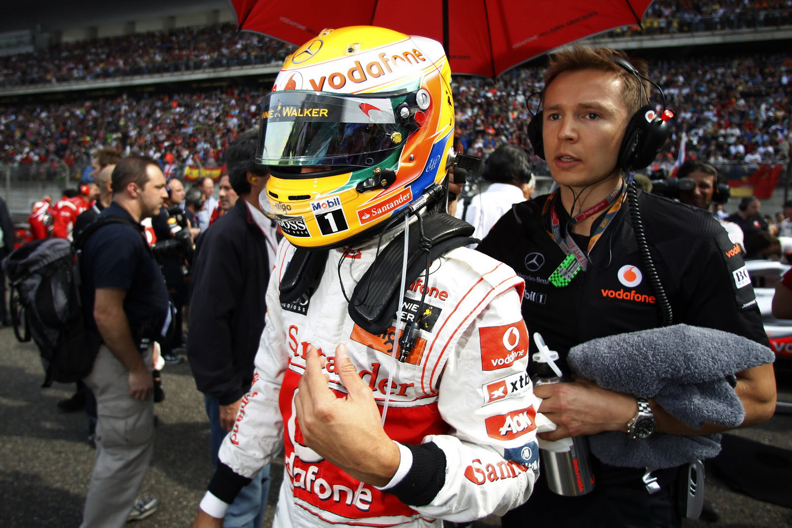2011 Formula 1 Chinese GP Hamilton takes a Shanghai victory
