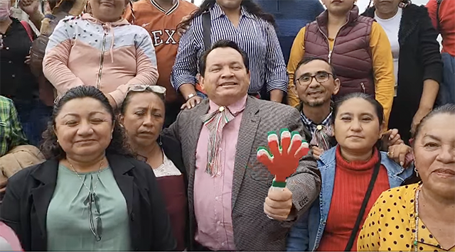 Huacho Díaz Mena y otros yucatecos asisten al Grito en el Zócalo