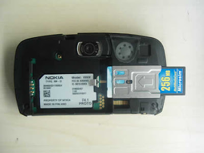 Nokia 7710 looks like PSP 