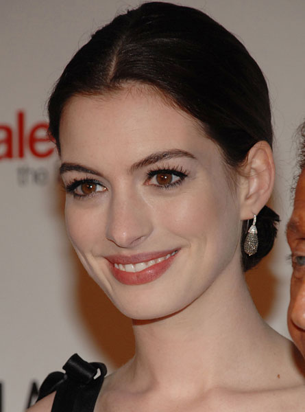 Anne Hathaway Younger. Anne Hathaway