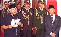PEREKONOMIAN INDONESIA SEJAK ORDE LAMA HINGGA ERA 