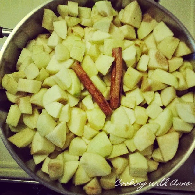 Making Applesauce