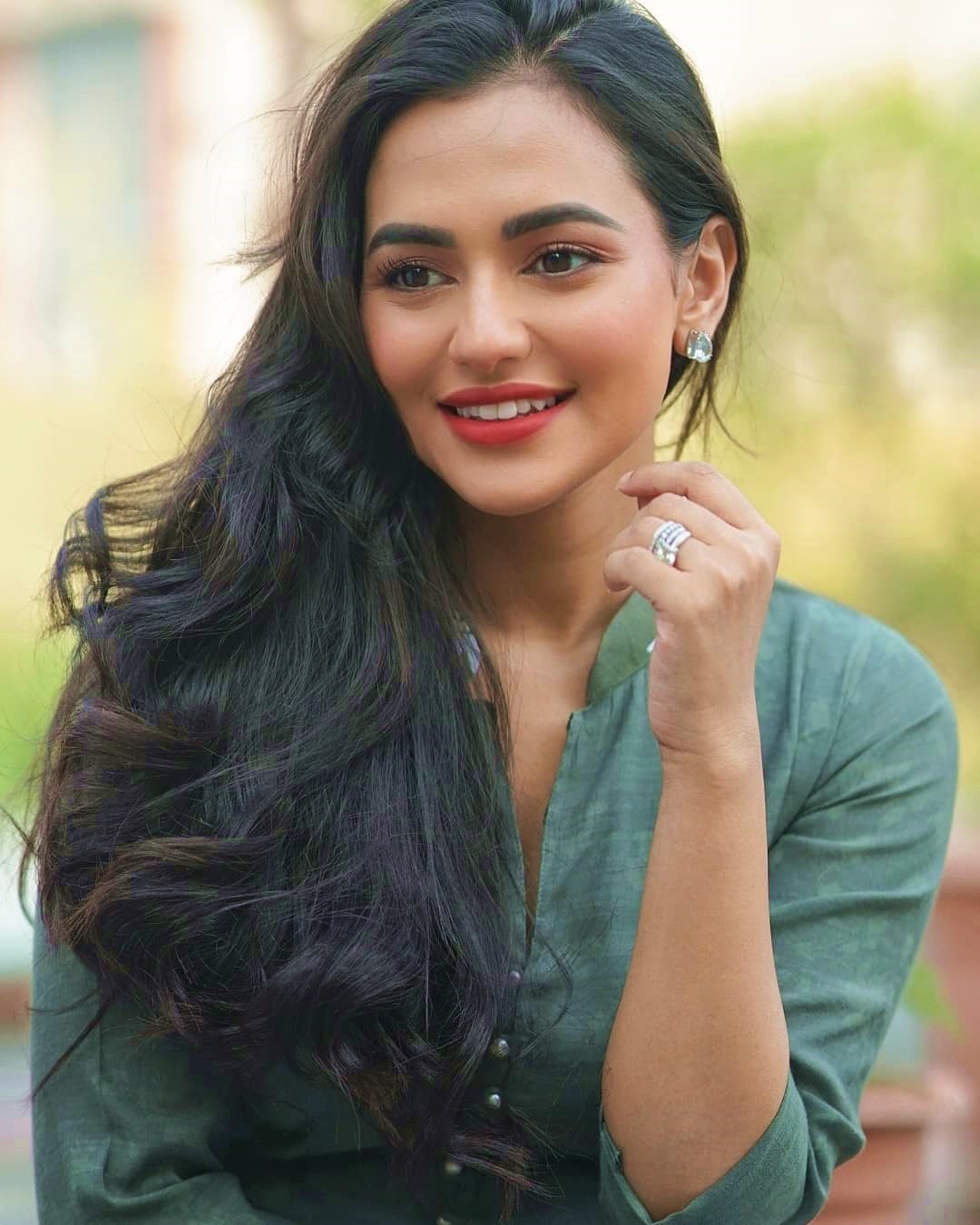 Nusraat-Faria-latest-stills-10-Bengalplanet.com