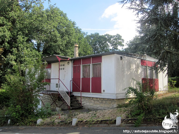 Meudon - Maison "Métropole", route des Gardes. Architecte: André Sive Ingénieur: Jean Prouvé Construction: 1950 - 1952 