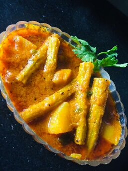 shajan-fali-aloo-ki-sabzi-with-onion-garlic