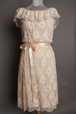 A guide to vintage lace wedding dresses, full length image of late 1950s lace wedding dress with satin ribbon tie