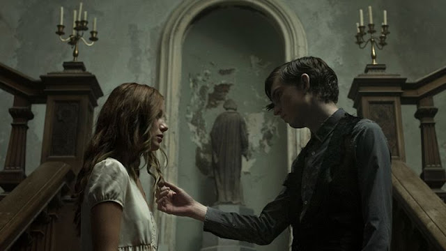 The Lodgers. Przeklęci (2017)