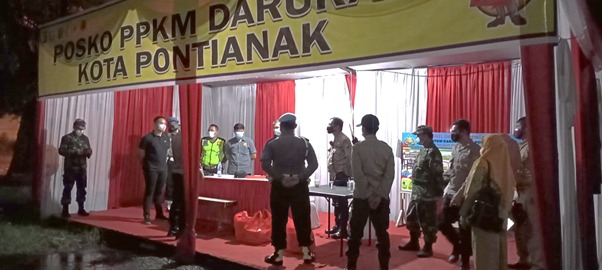 Satgas TMMD Ke-111 Kodim 1207/Ptk Menyingkapi PPKM Darurat Dengan Apel Bersama