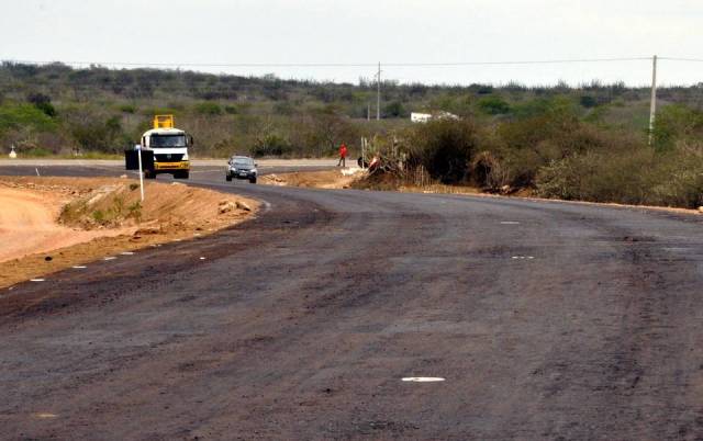 Olivedos-PB: Obras da rodovia PB 157 estão em ritmo acelerado.