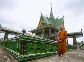 Bottle-Temple-in-Thailand-2