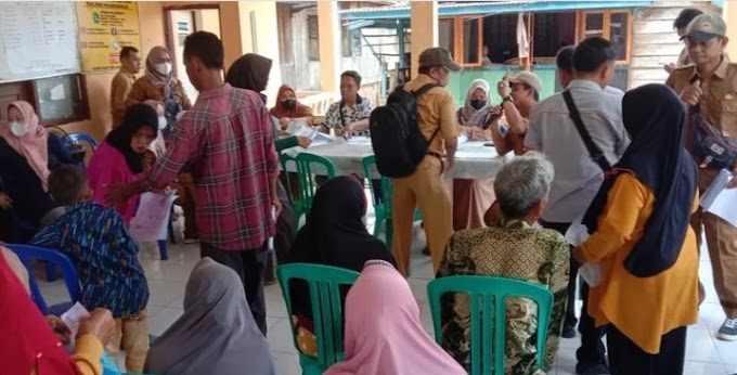 Senin, 15 mei 2023 kegiatan pembagian bantuan beras kepada masyarakat kurang mampu dari pemerintah kota Prabumulih melalui dinas ketahanan pangan kota Prabumulih di kantor lurah kelurahan payuputat kecamatan Prabumulih barat kota Prabumulih.