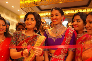 Anupama Parameswaran Launches Amuktha Fine Jewellery Boutique in Kurnool