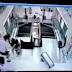 Video: Una madre salva a su hijo antes de morir en una escalera eléctrica