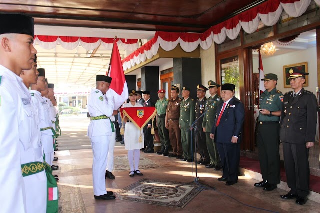 DANDIM 0726/SUKOHARJO HADIRI PENGUKUHAN PASKIBRAKA KABUPATEN SUKOHARJO