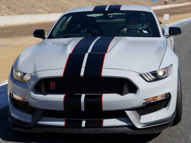  Mustang Shelby GT350