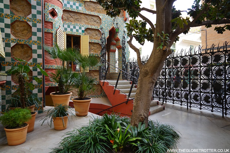 The garden at Casa Vicens