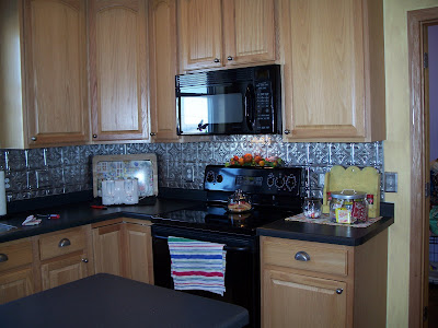 Inexpensive Backsplash Ideas on Farmgirl Paints  Faux Tin Backsplash