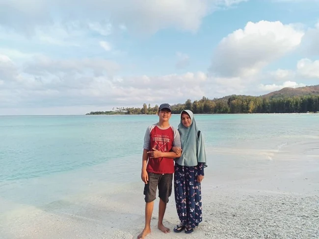 Potret Keindahan Pantai Jikumerasa di Pulau Buru Maluku Indonesia