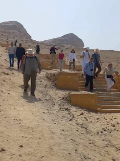 وفد سياحي ألماني يزور منطقة آثار بنى حسن بالمنيا