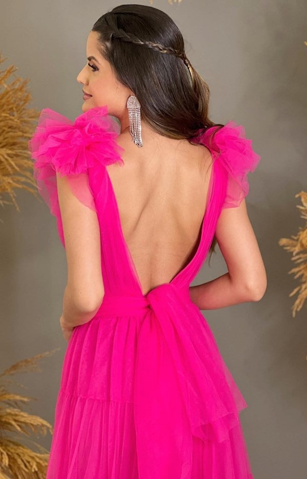 Vestido de festa pink com decote nas costas