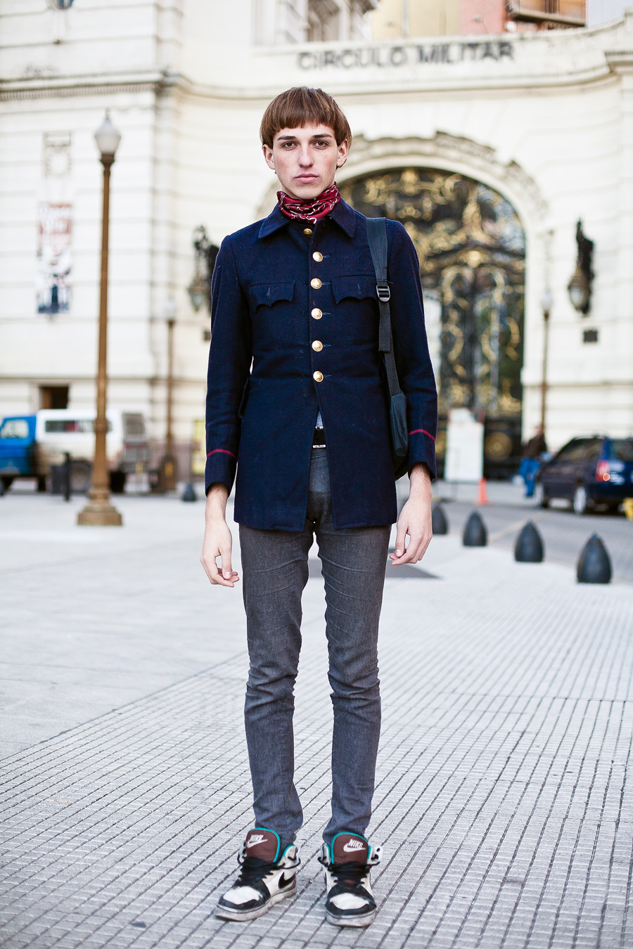 Javier, 19 años, estudiante de producción de moda.