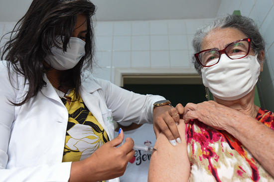 UBSF LAGAMAR: Saúde inicia campanha de vacinação contra a gripe com idosos acima de 80 anos