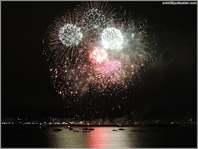 Fuegos Artificiales desde Fan Pier Park de Boston