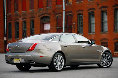 2011 Jaguar XJL Rear Side Angle View