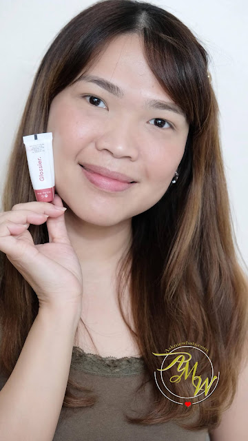 a photo of Glossier Cloud Paint in Storm review by Nikki Tiu of askmewhats.com