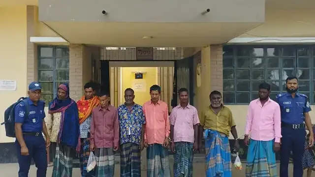 রৌমারীতে টাকাসহ ৮ জুয়াড়ী আটক
