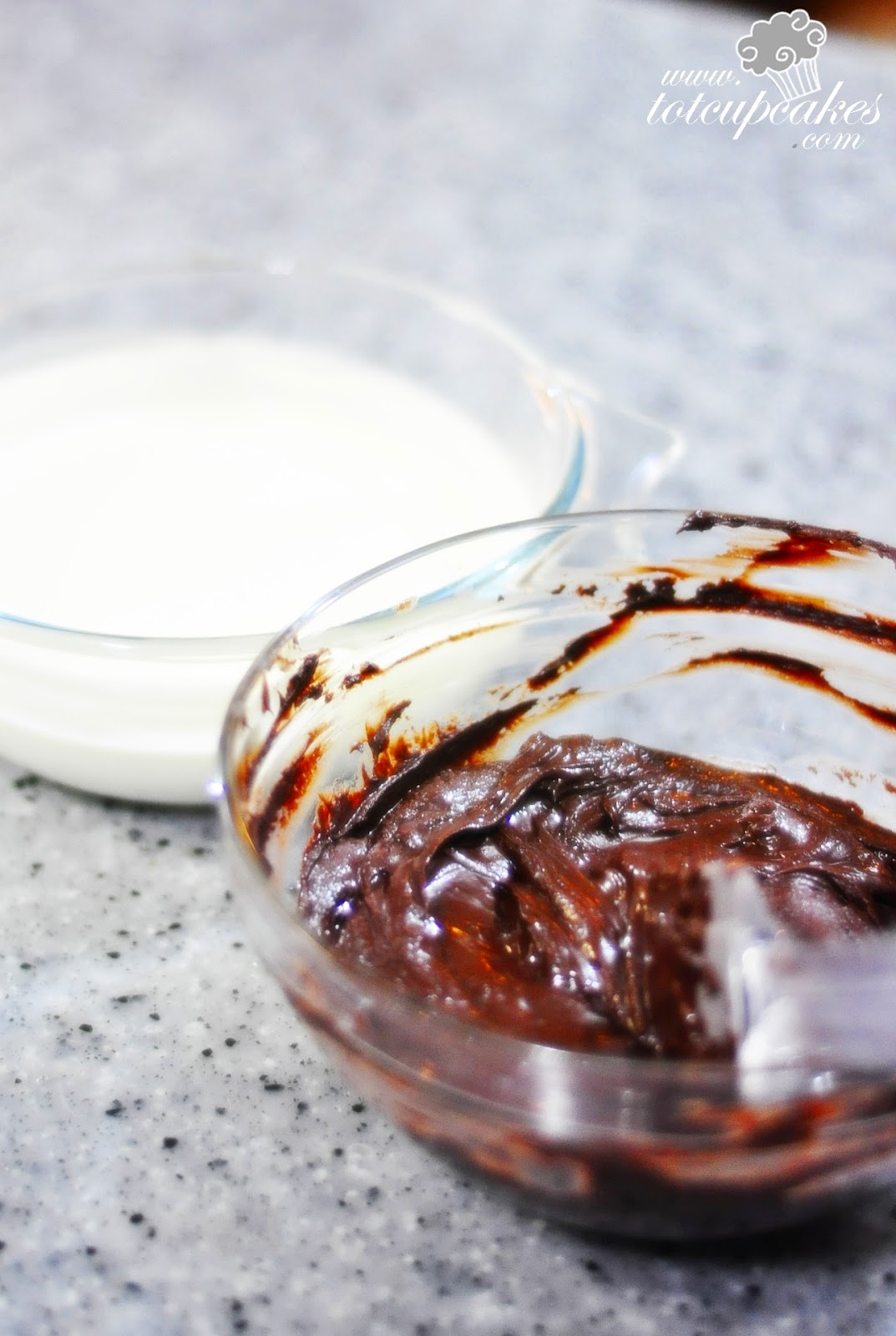 Tot bake and design: {resepi & tutorial} Ganache