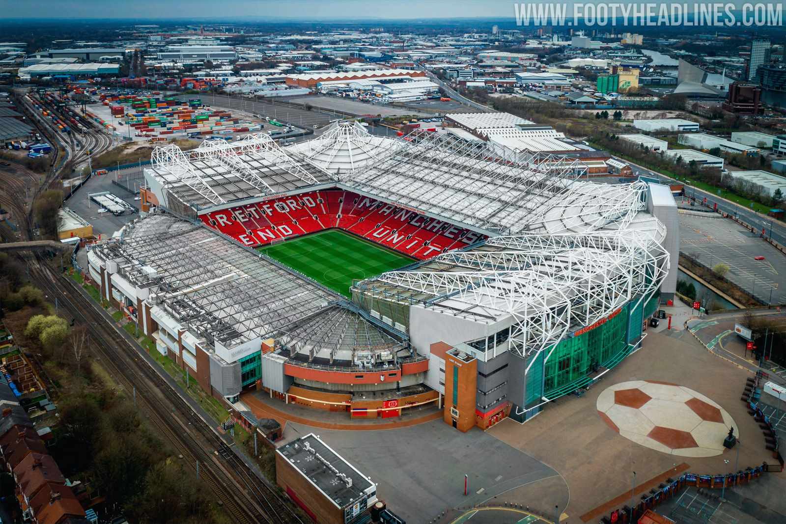 3,898 Pieces LEGO Old Trafford Set Released - Footy Headlines