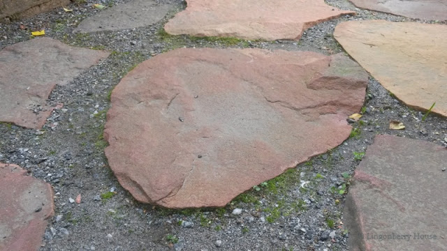 lingonberryhouse, garden, paving, stones, pihakivetys