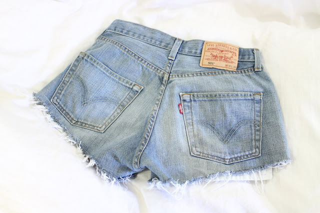 brick vintage review, brick vintage etsy, brick vintage review blog, brick vintage shop, brick vintage levi jeans, brick vintage burberry