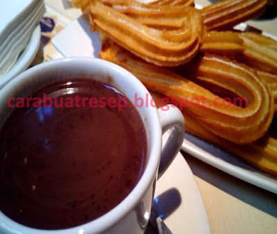 CARA MEMBUAT CHURROS RENYAH SAUS COKLAT  Resep Masakan 