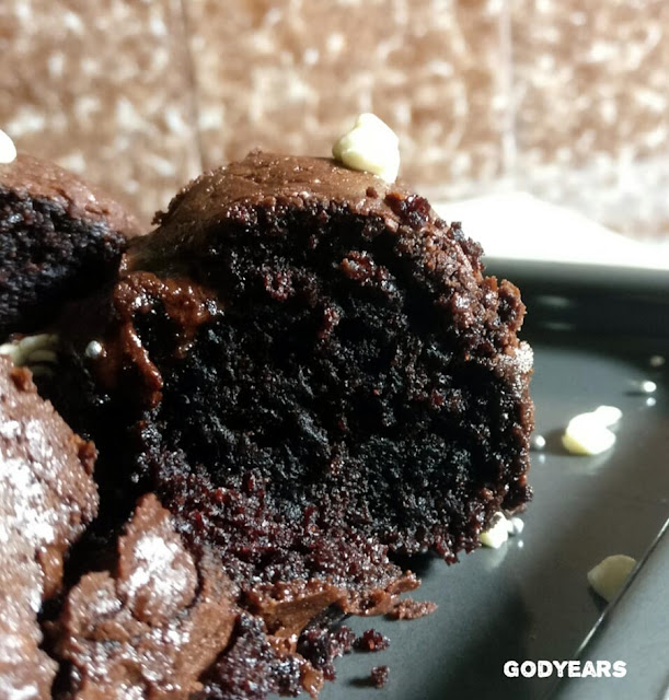 Easy eggless chocolate cake