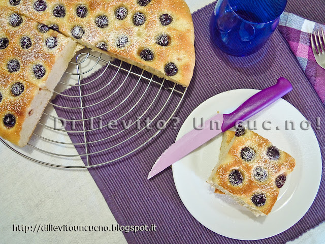 Focaccia alle amarene