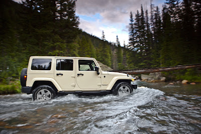 2011 Jeep Wrangler Side Action View