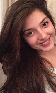 Mehreen Pirzada with Cute and Awesome Lovely Smile Latest Selfie