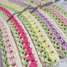 byHaafner, crochet, hanger, pattern, tulips, pastel