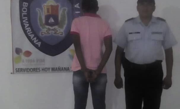 Le cayó a golpes a su abuelita y la quemó viva en el Zulia