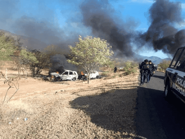 GATILLEROS del CARTEL de JALISCO AVANZAN a SANGRE y FUEGO por "TIERRAS MICHOACANAS"