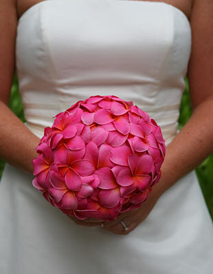 black and pink wedding bouquets